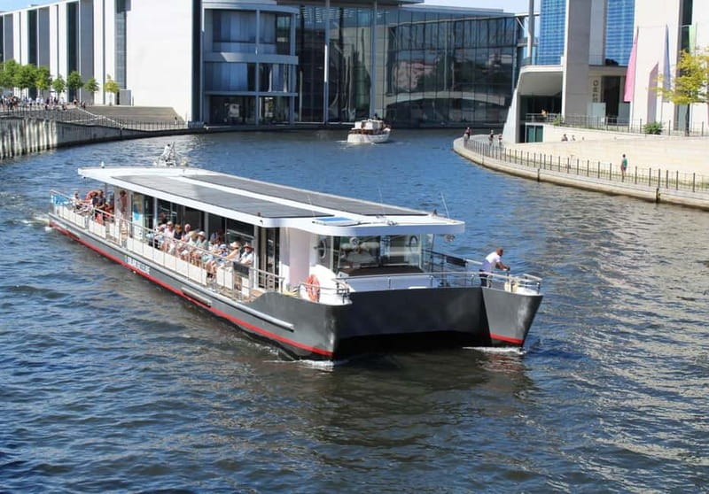 Berlin: East Side Gallery Spree Cruise in a Solar Catamaran - Returning to Jannowitzbrücke