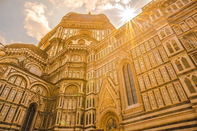 Best of Florence: Small Group Tour Skip-the-Line David & Accademia with Duomo - Meeting point, clothing, and small practical details