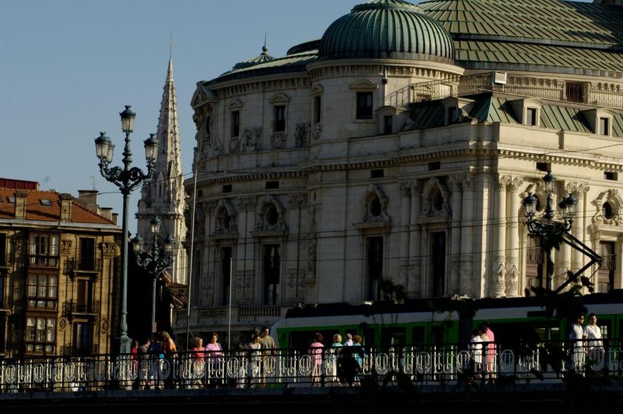 Bilbao 3-Day Package: Guggenheim, Hotel Stay and Bike Tour - The Guggenheim visit and how to use the ticket