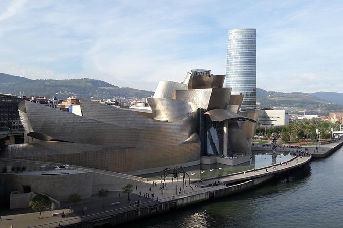 Bilbao and Guggenheim Museum Private tour - The guides and the value of local explanation