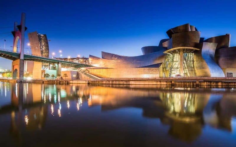 Bilbao: Guggenheim VIP Experience. Small Group. Expert Guide - Key points to know before booking