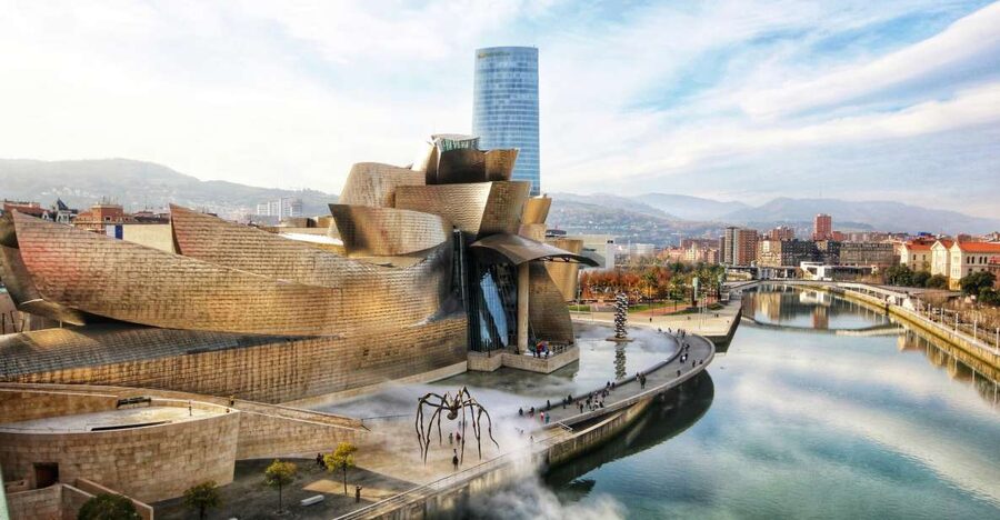 Bilbao: Private & Exclusive Guggenheim Museum Guided Tour - The atrium reveals Gehry’s grand idea