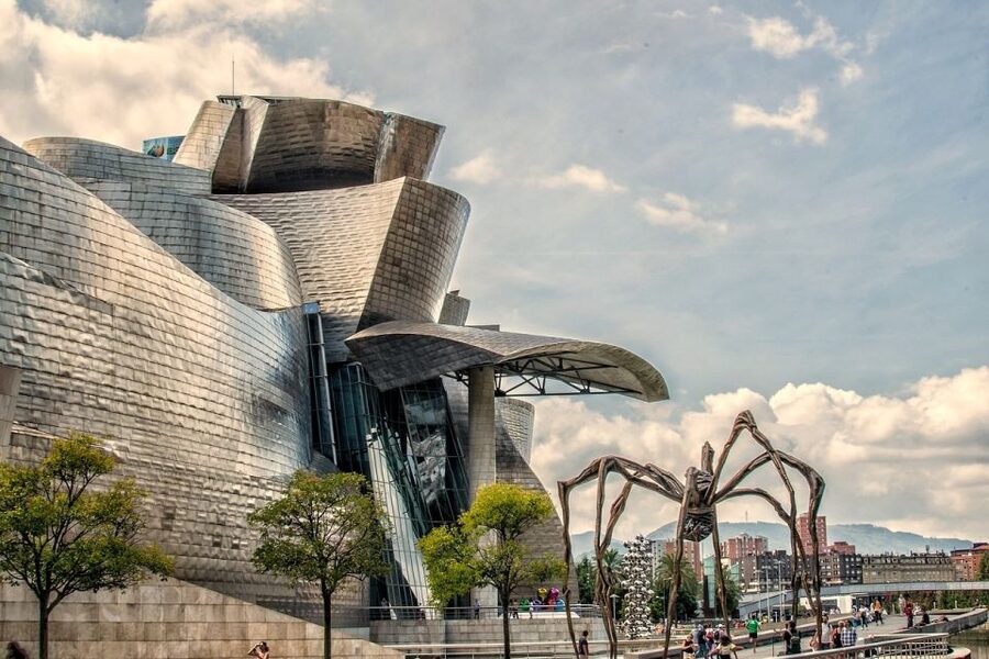 Bilbao: Private & Exclusive Guggenheim Museum Guided Tour - Is $271 a fair price for 90 minutes?
