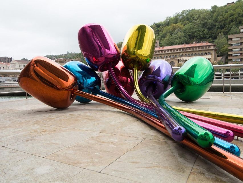 Bilbao: Private & Exclusive Guggenheim Museum Guided Tour - Timing, comfort, and access inside the museum