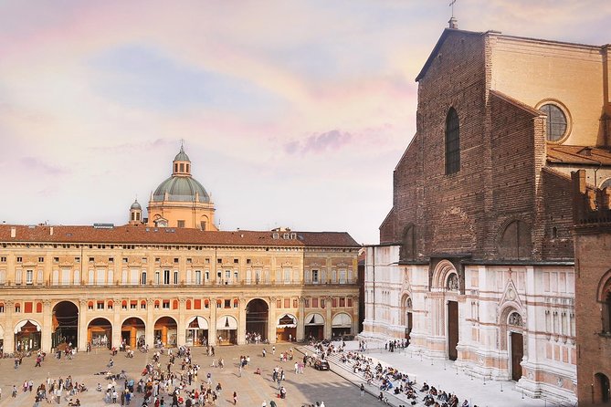Bologna historical art walking tour with hidden gems and tastings - Piazza Maggiore sets the stage