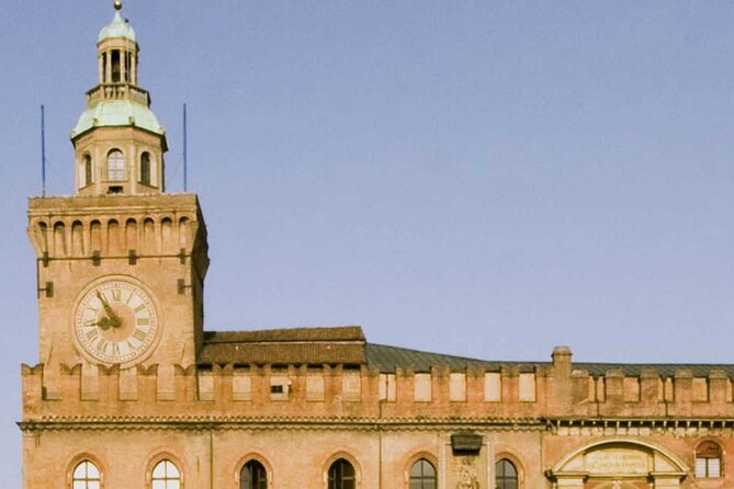 Bologna Skip-the-line entrance to the Clock Tower and Art Collections - Palazzo d’Accursio and the rooms around Piazza Maggiore