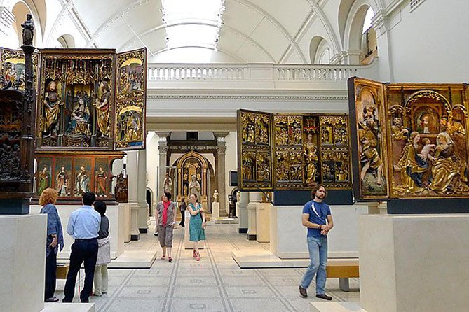 British Museum & National Gallery of London Semi-Private 8ppl Max - Guides who turn a crowded museum into a lesson