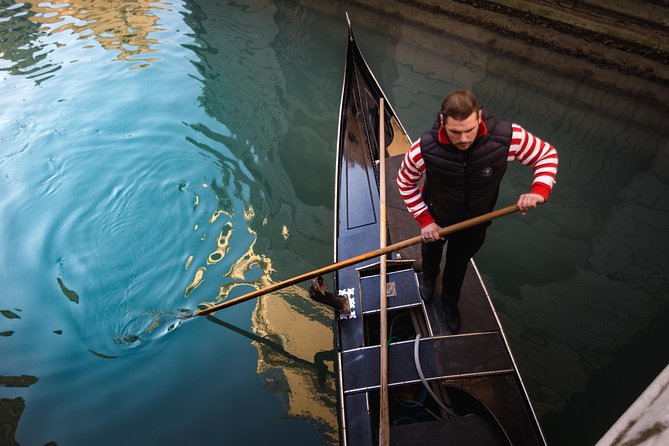 Charming Gondola Ride on the Grand Canal & Gondola Gallery™ - Practical advice before you book