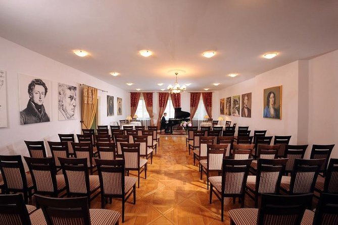 Chopin Piano Concert at Chopin Gallery with a Glass of Wine - What the Chopin Gallery evening includes