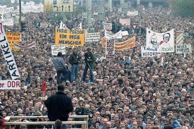 Cold War, Berlin Wall, Spies and the East Side Gallery - Why this $18 Berlin Wall tour is worth considering