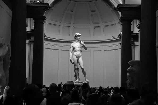Combo Privado : Accademia, paseo por la ciudad y Galeria Uffizi - Timing, meeting point, and pace