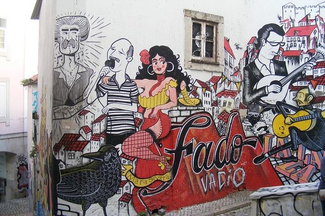 Come and discover with us the largest Urban Art gallery in Portugal - What the five to six hours feel like