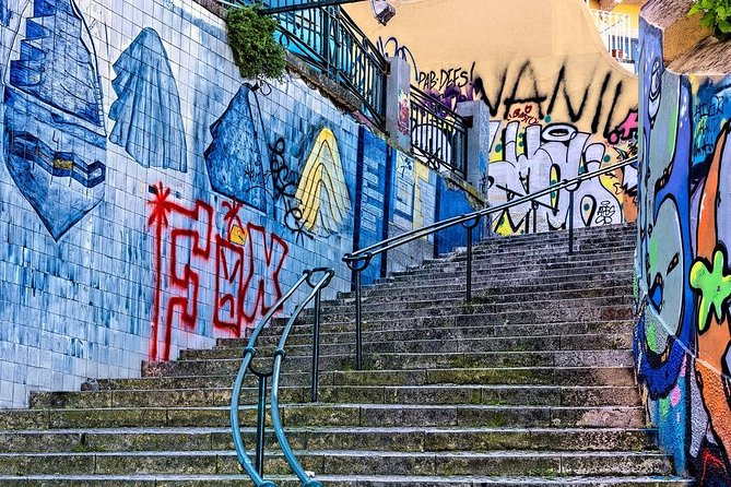 Come and discover with us the largest Urban Art gallery in Portugal - Practical details that affect your day