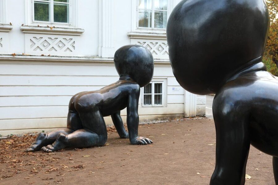 Contemporary art tour in Prague: the works of David Černý - Starting at Kinsky Square in Malá Strana