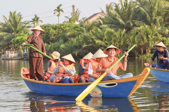 CSO Gallery - Museum in Hoi An Entry Ticket - The gallery atmosphere and staff help