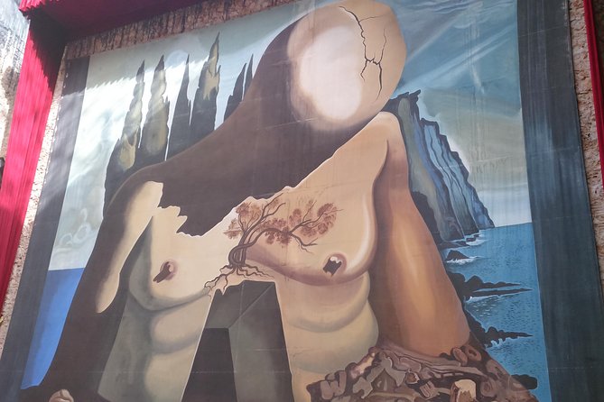 Dalí 2 Museums, Figueres and House of Portlligat small group from Girona - Figueres and the Theatre-Museum’s visual punch