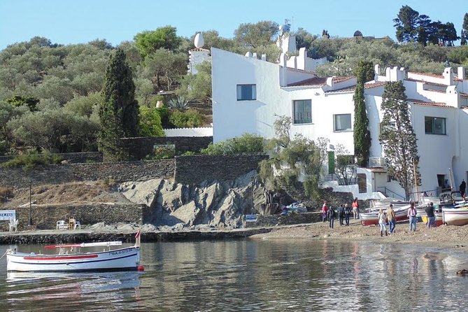 Dalí 2 Museums, Figueres and House of Portlligat small group from Girona - How the day is paced