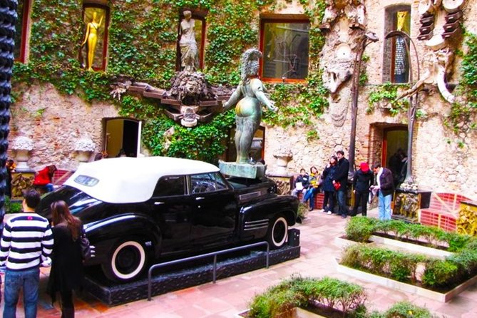 Dali Museum & Cadaques Small Group Tour with Hotel pick-up - Cadaqués, the white town by the sea