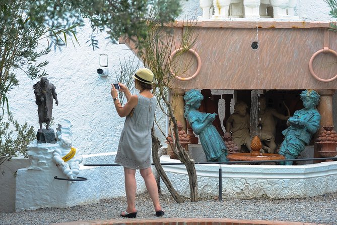 Dali Museum, Dali House & Cadaques Private Tour from Barcelona - What the private guide adds