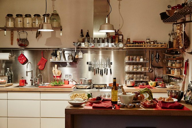 Dalí Museum + Market to Fork hands-on cooking class with Chef Yves - The location problem you should settle first