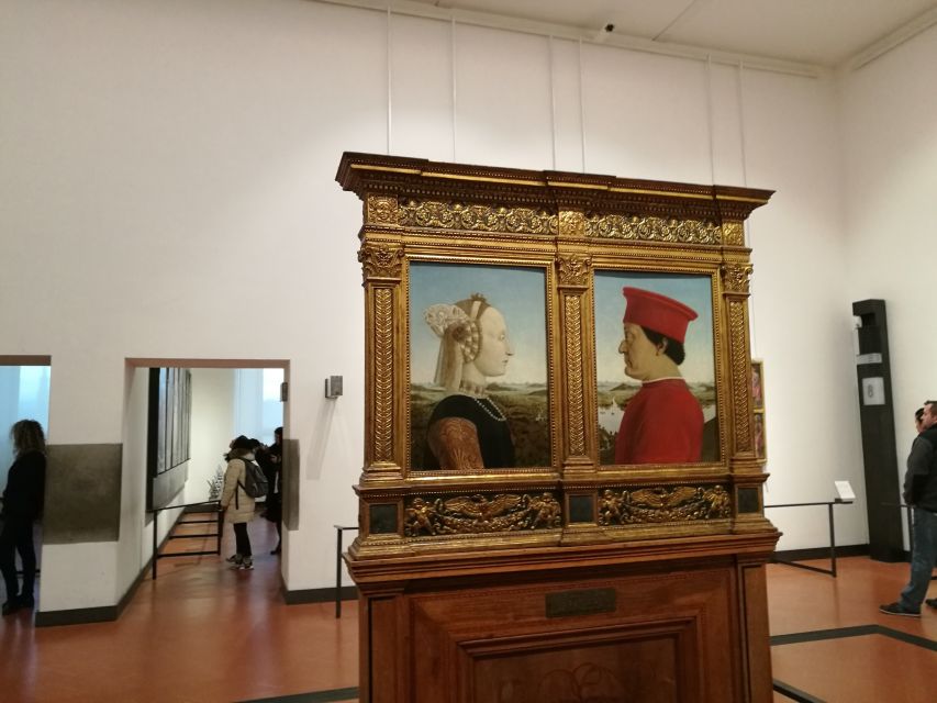 Discover Uffizi and Palazzo Vecchio: Half Day Guided Tour - Meeting at the Petrarca Statue