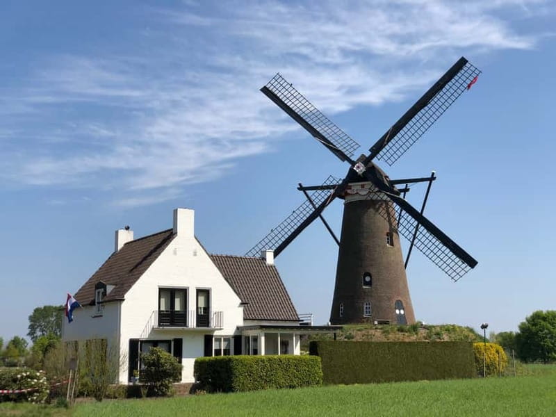 Eindhoven: E-Fatbike Tour The Footsteps Of Vincent van Gogh - Following the app through Eindhoven and Nuenen