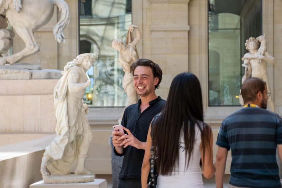Exclusive Louvre Tour – Private Guide & Paris Hotel Pickup - Entering the Louvre without a long ticket queue