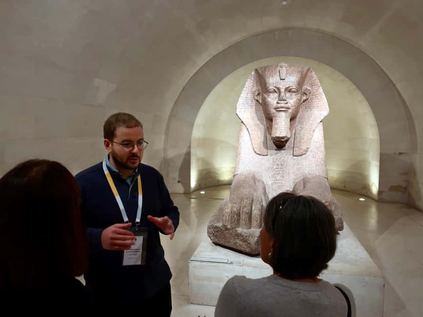 Exclusive Louvre Tour – Private Guide & Paris Hotel Pickup - Meeting your guide and taking the taxi