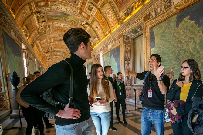 Fast-Access Vatican Museums & Sistine Chapel tour by Tommaso - Raphael’s Rooms and the Renaissance story