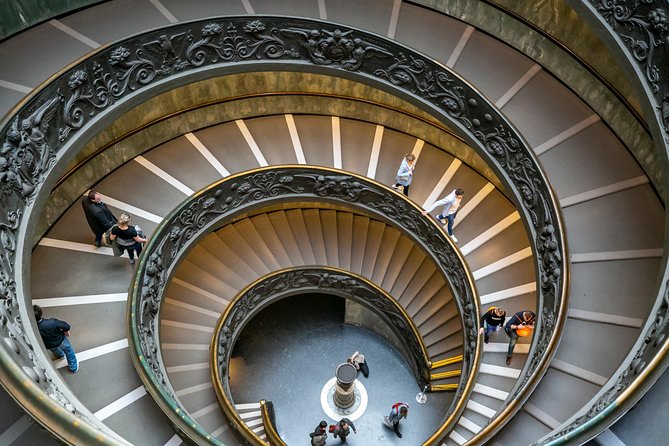 Fast-Access Vatican Museums & Sistine Chapel tour by Tommaso - What the private guide adds