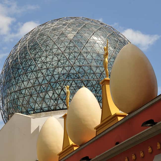 Figueres: Dalí Theatre-Museum Guided Tour with Tickets - Dalí’s Crypt Gives the Visit a Quiet Finish