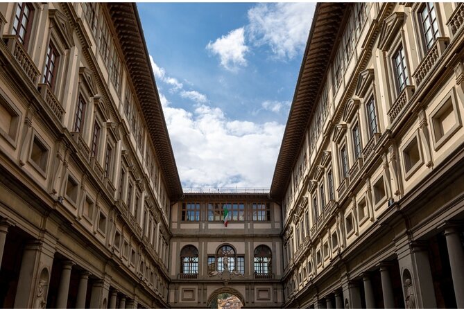 Florence Accademia and Uffizi Tickets with Multilingual Audio App - What the on-site assistance really covers