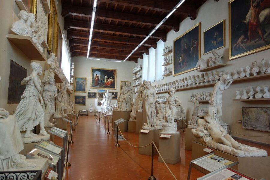 Florence: Accademia Gallery Guided Experience - Meeting the guide at Palazzo Alfani