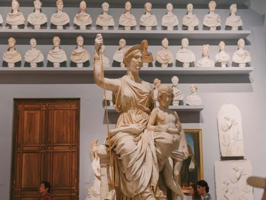 Florence: Accademia Gallery & Statue of David Express Tour - The guide makes the short visit better