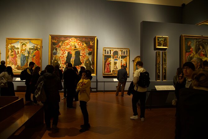 Florence Accademia Priority Entry Ticket – Michelangelo’s David - Entering the Accademia with reserved admission