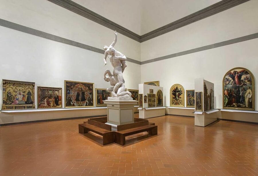 Florence: Accademia Reserved Time Ticket with Free E-Book - Meeting the assistant on Via Ricasoli 41
