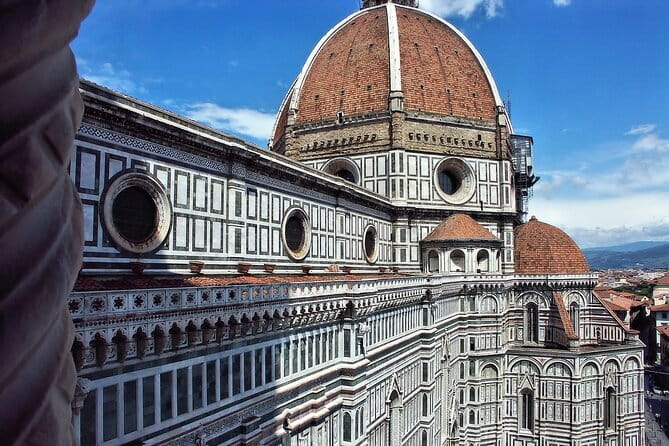 Florence: Combo guided tour, City, Uffizi, Accademia and David - Two focused hours inside the Uffizi