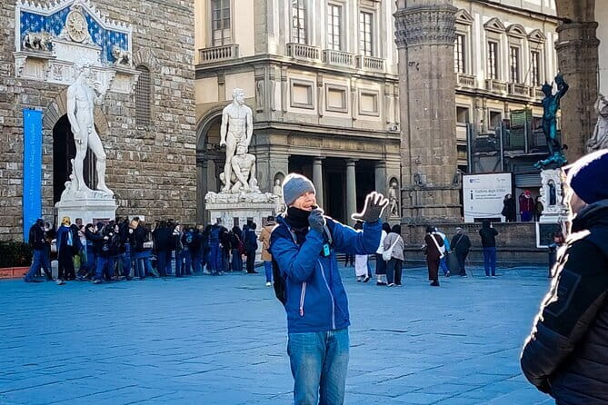 Florence: Combo guided tour, City, Uffizi, Accademia and David - Piazza della Signoria and the route to Ponte Vecchio
