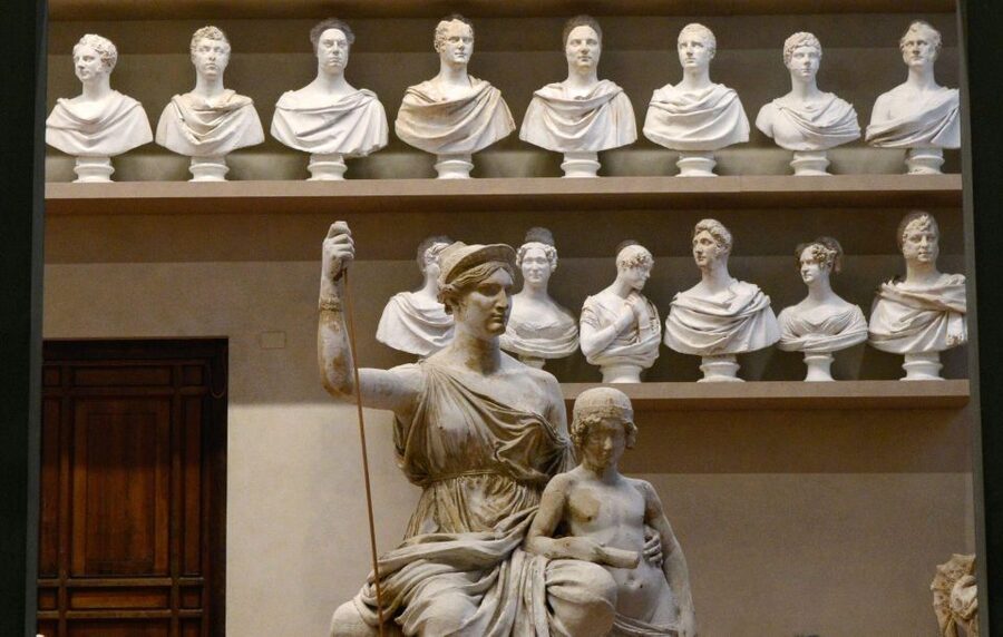 Florence: David and Accademia Gallery Fast Track Guided Tour - Meeting your guide near the Carrefour Express
