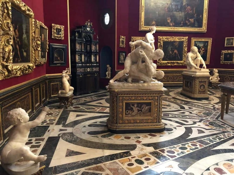 Florence: Exclusive Uffizi Semi-Private Tour, Max 6 People - Leonardo, Michelangelo, and Giotto