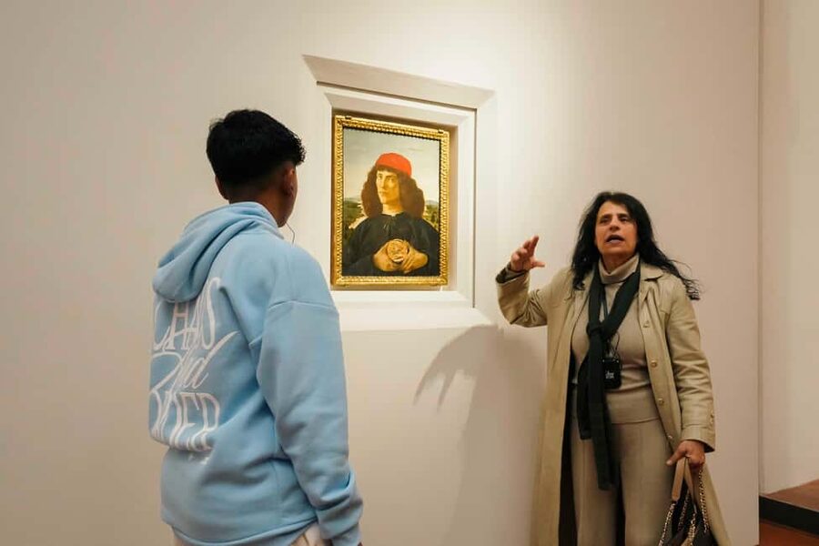Florence: Fast Track Uffizi Gallery Guided Tour - Fast-track entry, with one important caveat