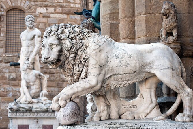 Florence Guided Walking Tour & Uffizi Ticket with direct access - A fast introduction to Florence’s historic center