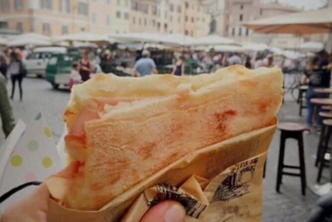 Florence Guided Walking Tour & Uffizi Ticket with direct access - Ponte Vecchio and the walk toward the Uffizi
