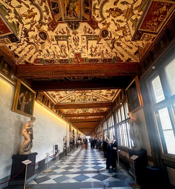 Florence in one Day: Walking Tour with Uffizi and Accademia - The lunch break and the day’s reset