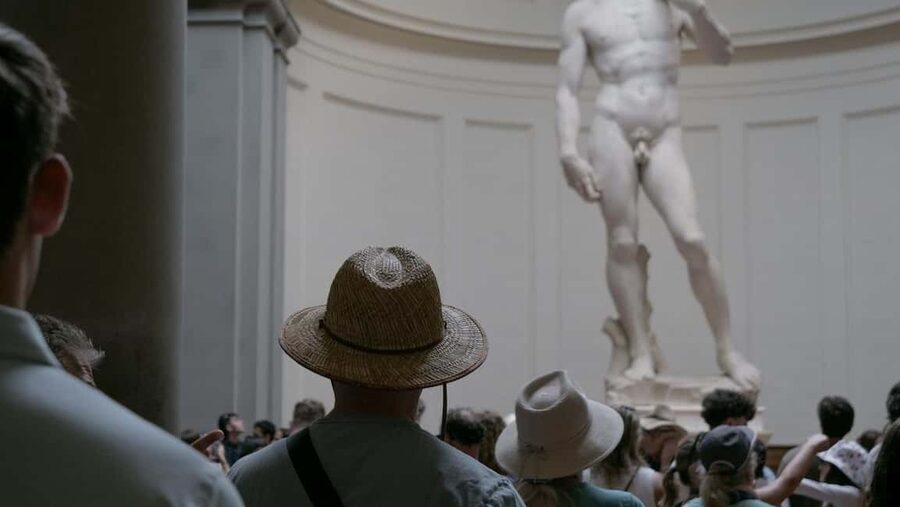 Florence: Private Walking Tour w/ Accademia & Uffizi Entry - Ponte Vecchio and the commercial life of Florence