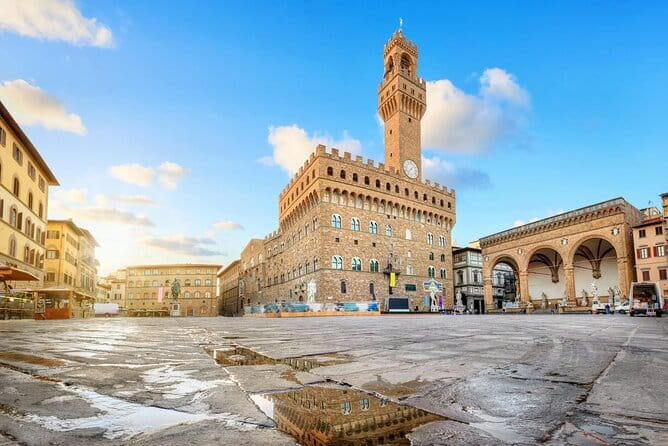 Florence Private Walking tour with Skip-the-line to Accademia - Piazza della Signoria and the Medici story