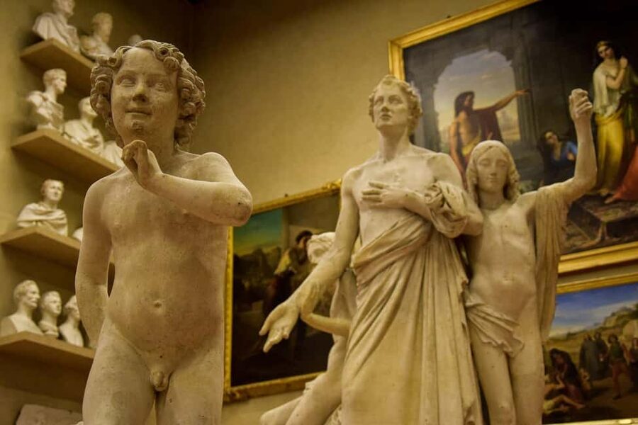 Florence: Semi-Private Uffizi Gallery Guided Tour - Entering the Uffizi with priority access