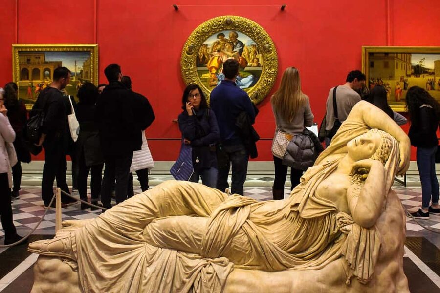 Florence: Semi-Private Uffizi Gallery Guided Tour - A calmer afternoon or late departure