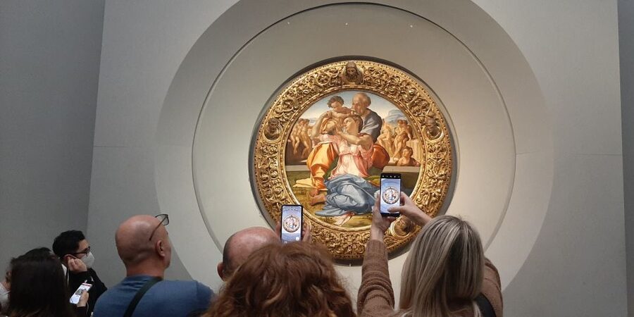 Florence: Skip-the-Line Tour of Uffizi & Accademia Galleries - Guide quality and group size