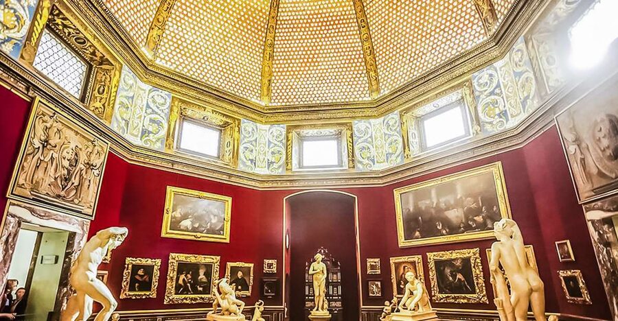 Florence: Skip-The-Line Uffizi Gallery Timed Entry Ticket - Entering the museum with a timed slot
